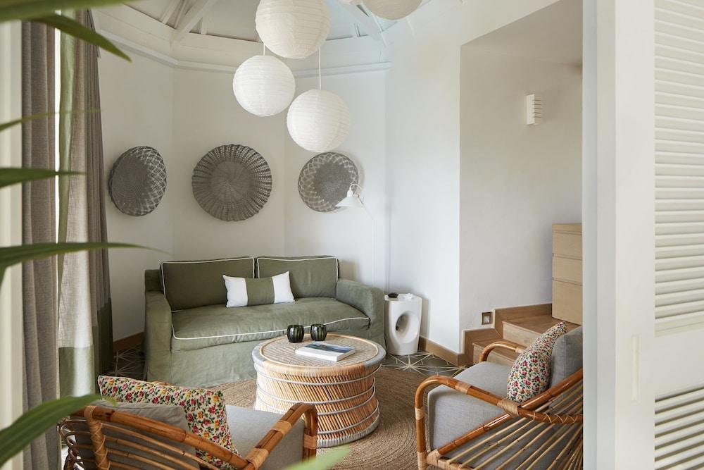 Lux* Grand Gaube Resort & Villas Eksteriør bilde A living room