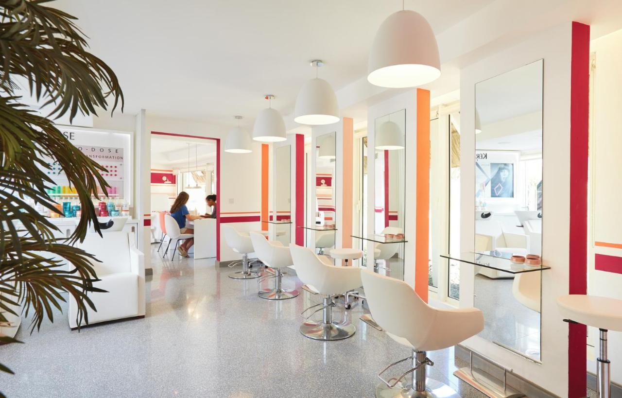 Lux* Grand Gaube Resort & Villas Eksteriør bilde A hair salon in Paris, France