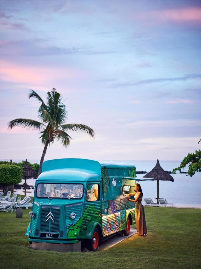 Lux* Grand Gaube Resort & Villas Eksteriør bilde A food truck in Bali, Indonesia