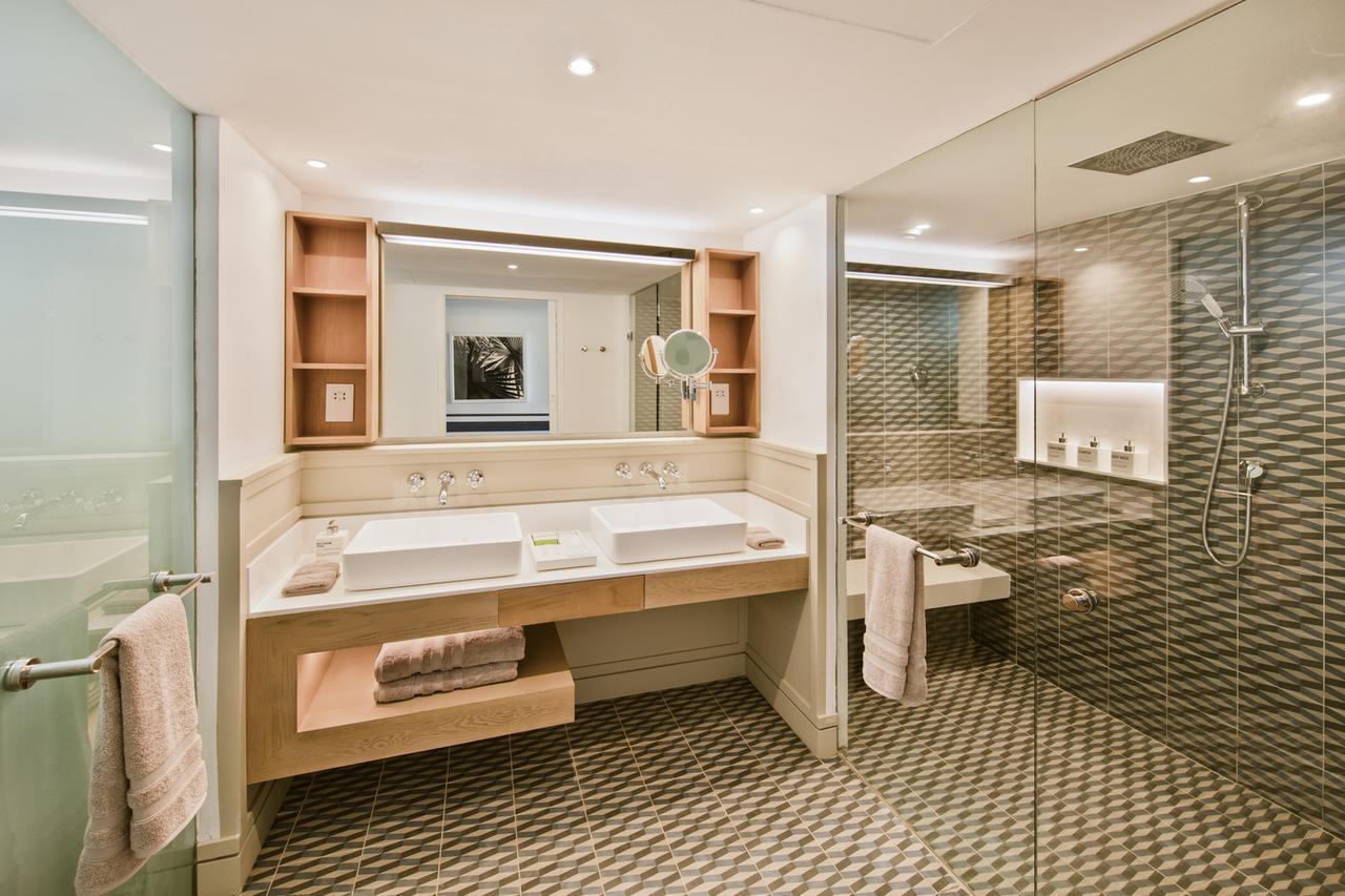 Lux* Grand Gaube Resort & Villas Eksteriør bilde Bathroom