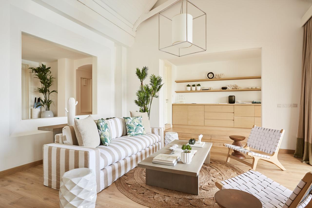 Lux* Grand Gaube Resort & Villas Eksteriør bilde A living room at the 1 Hotel South Beach